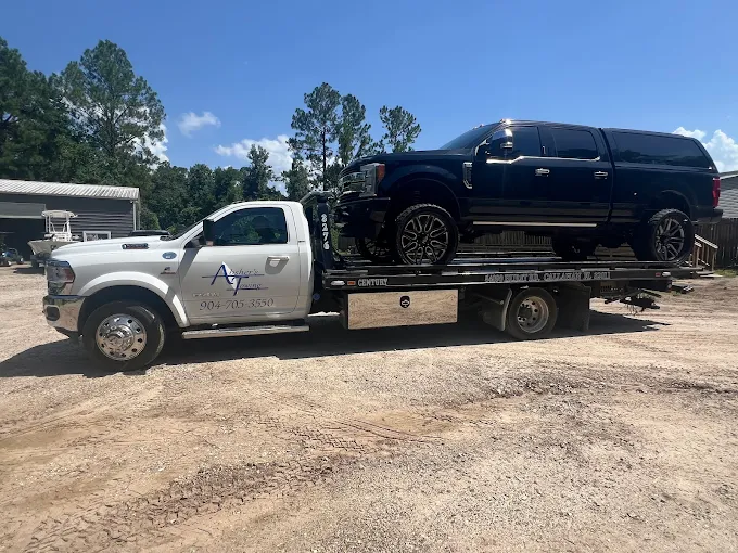 Roadside Assistance in Hilliard FL – Fast & Reliable 24/7 Help